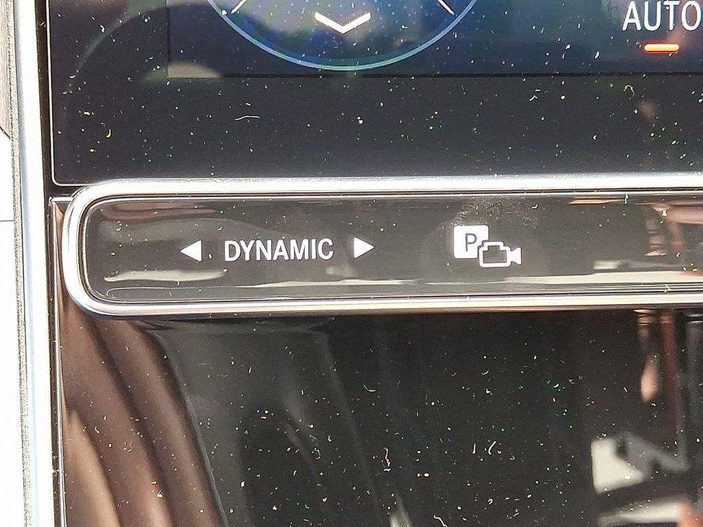 Thumbnail: 2025 Mercedes-Benz C-Class - 17