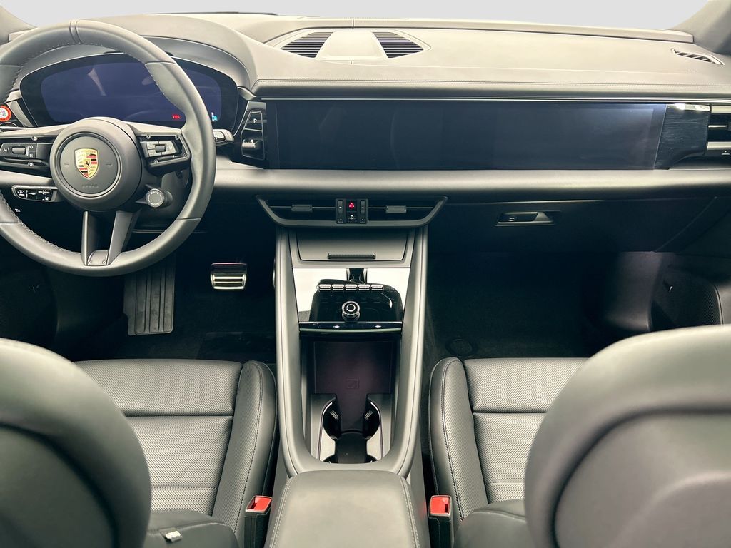 Thumbnail: 2025 Porsche Macan - 16