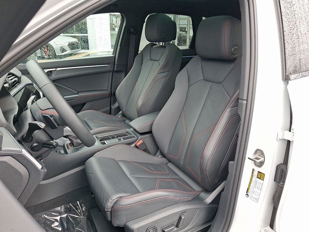 Thumbnail: 2025 Audi Q3 - 13