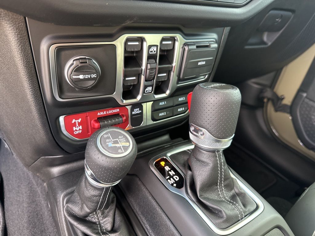 New Car 2025 Jeep Gladiator  Mojave For Sale Under $60,000 In Austin, Texas