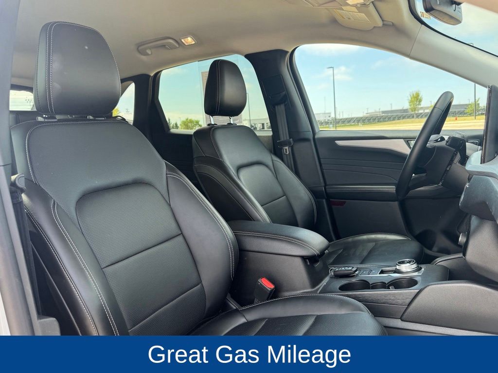 2025 Ford Escape Platinum