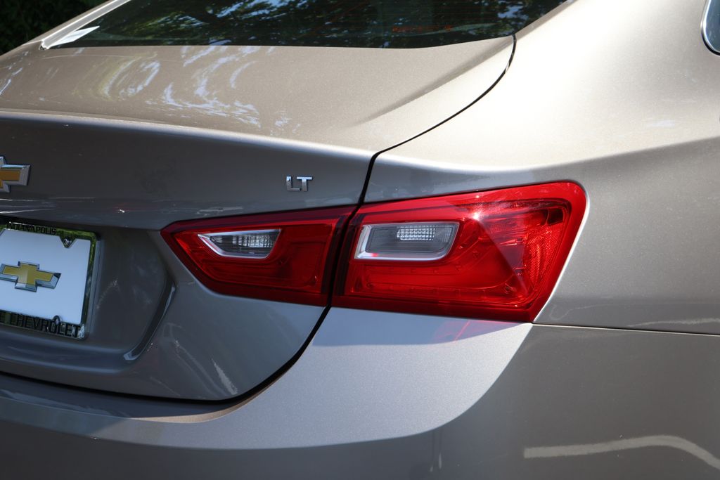 Thumbnail: 2023 Chevrolet Malibu - 7