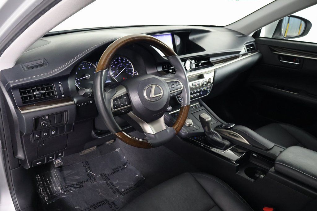 Thumbnail: 2018 Lexus ES - 7