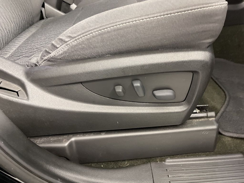 Thumbnail: 2017 Chevrolet Tahoe - 9