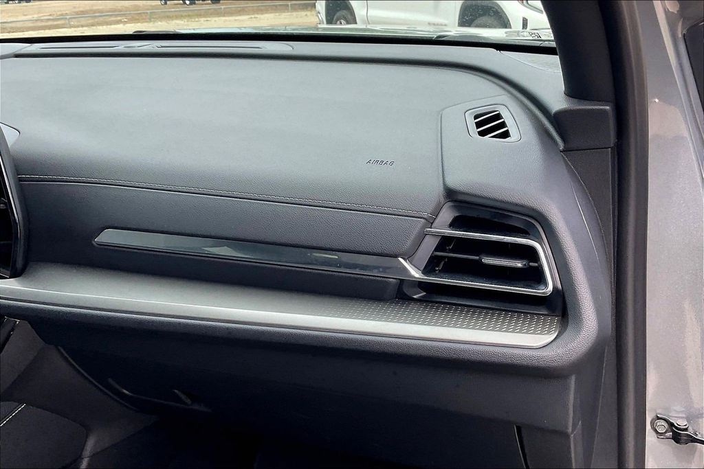 Used 2025 Chevrolet Traverse LT 4D Sport Utility