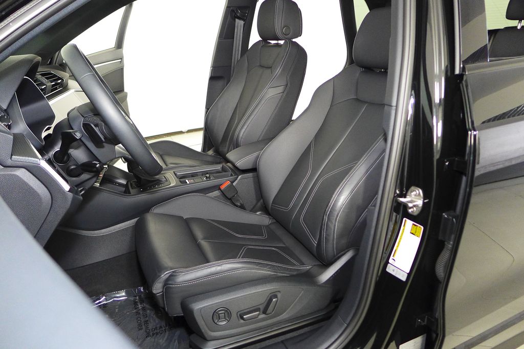 Thumbnail: 2023 Audi Q3 - 22
