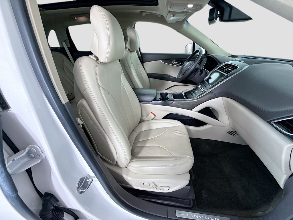 Thumbnail: 2017 Lincoln MKX - 20