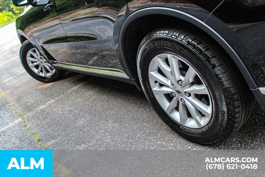 Used 2023 Black Dodge SXT image 15