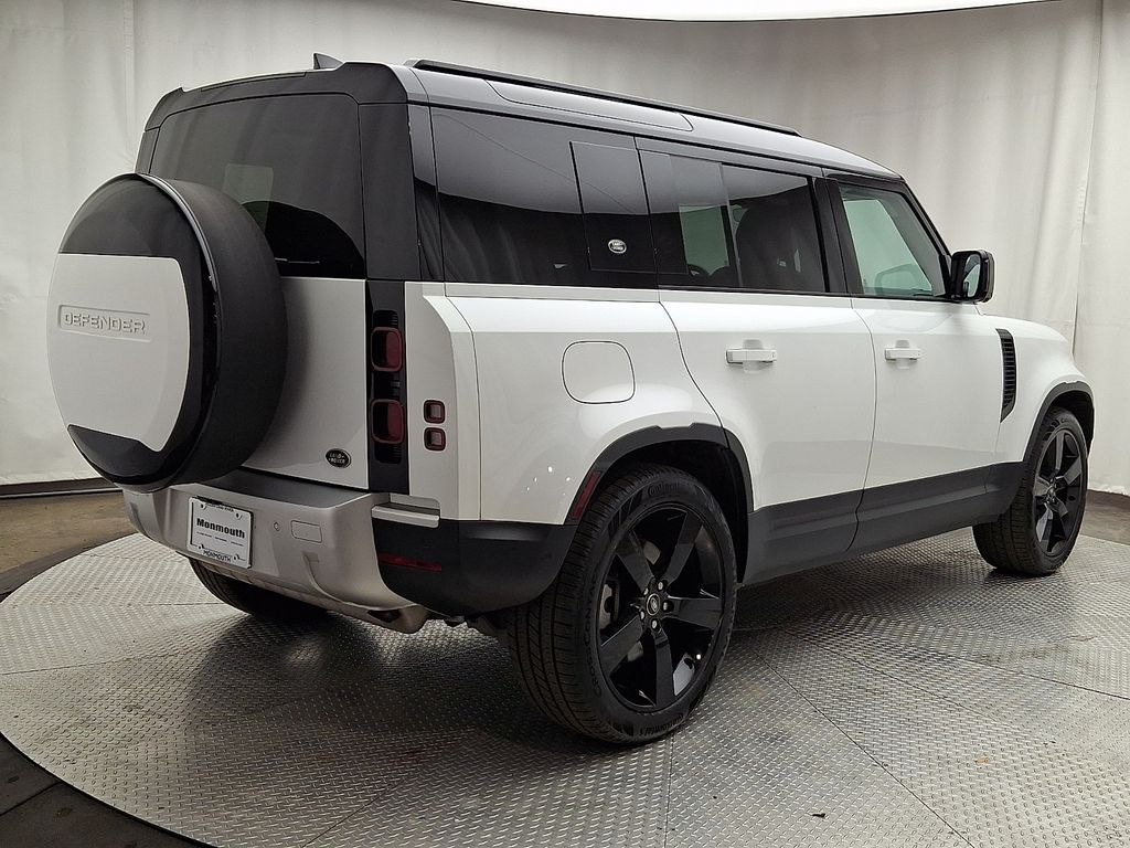 Thumbnail: 2023 Land Rover Defender - 4