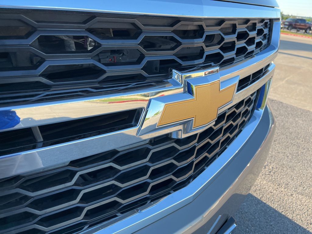 2018 Chevrolet Suburban LT 12