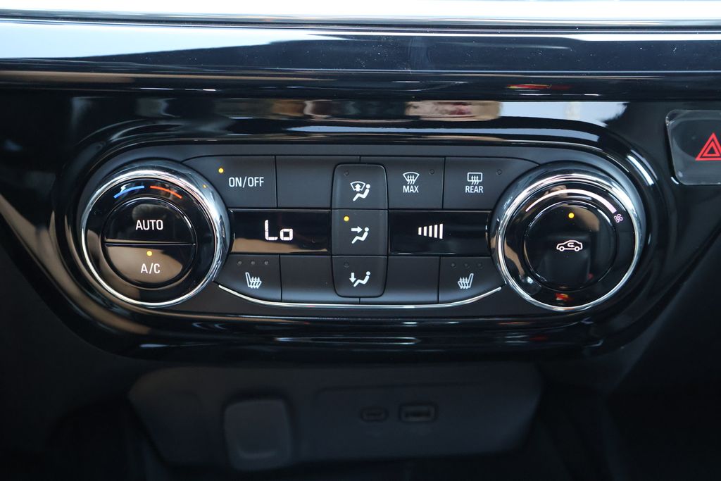 Thumbnail: 2025 Chevrolet Trax - 27