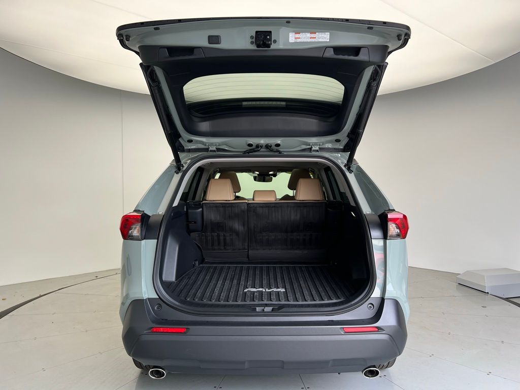 2023 Toyota RAV4 XLE Premium 5