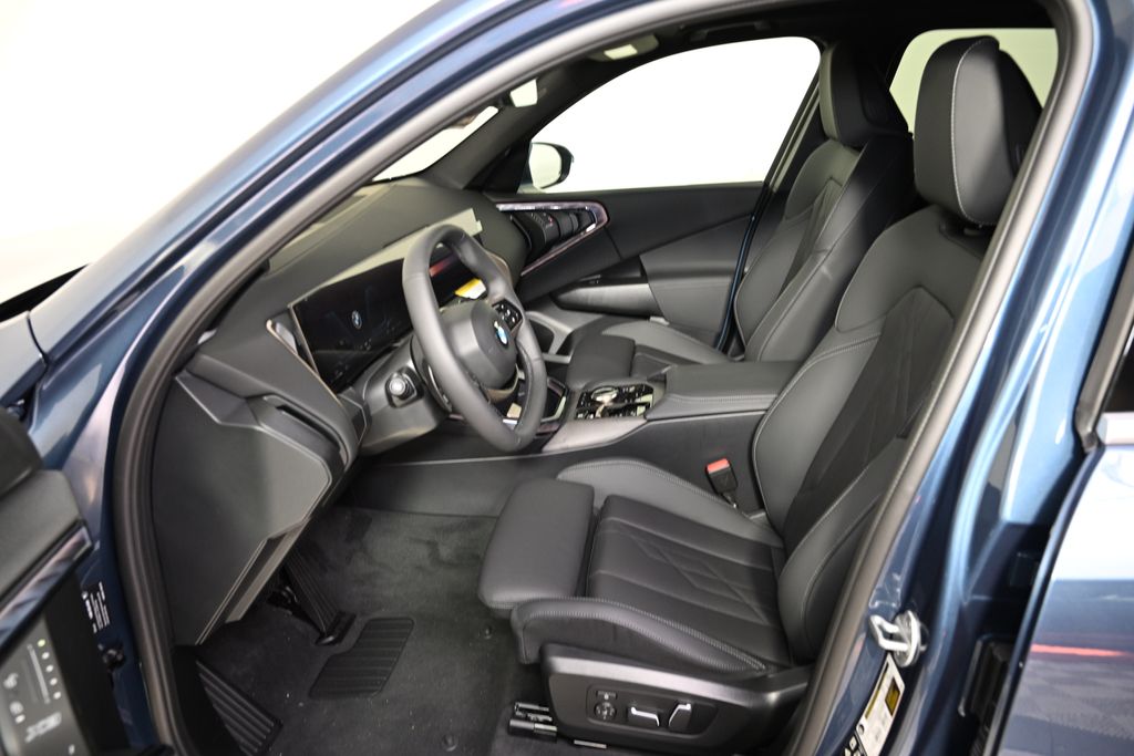 Thumbnail: 2025 BMW X3 - 14