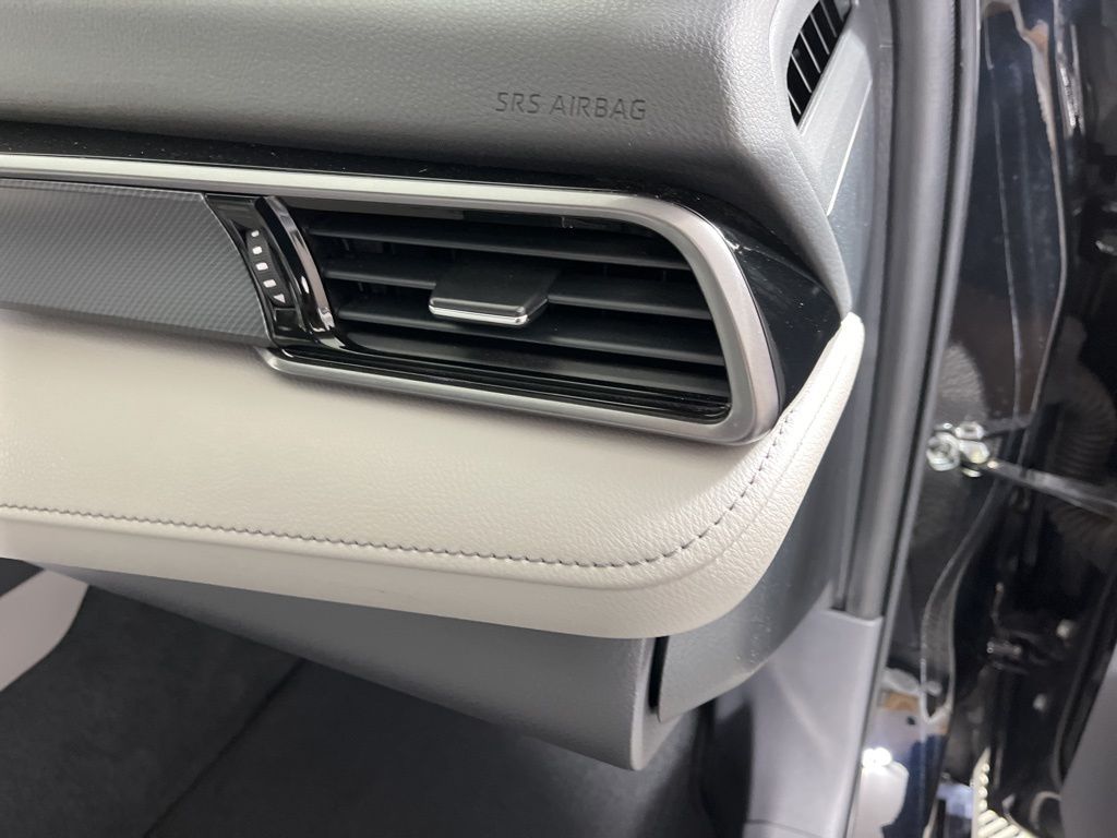 2024 Toyota Camry SE 18