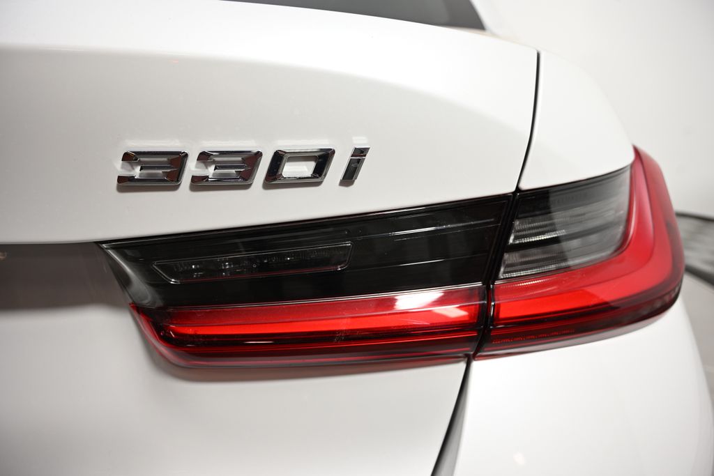 Thumbnail: 2025 BMW 3 Series - 11