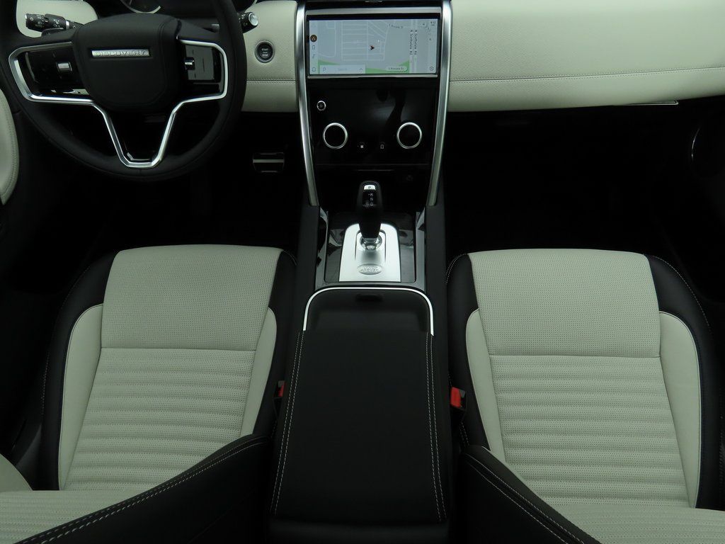 Thumbnail: 2023 Land Rover Discovery Sport - 17