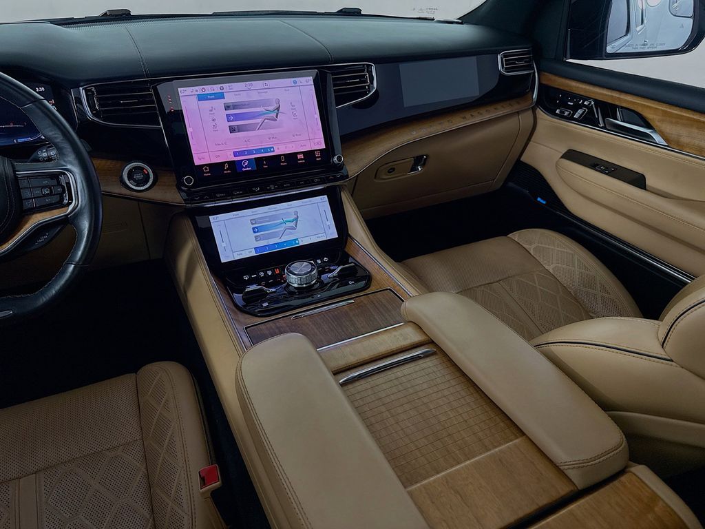 Thumbnail: 2023 Jeep Grand Wagoneer - 25