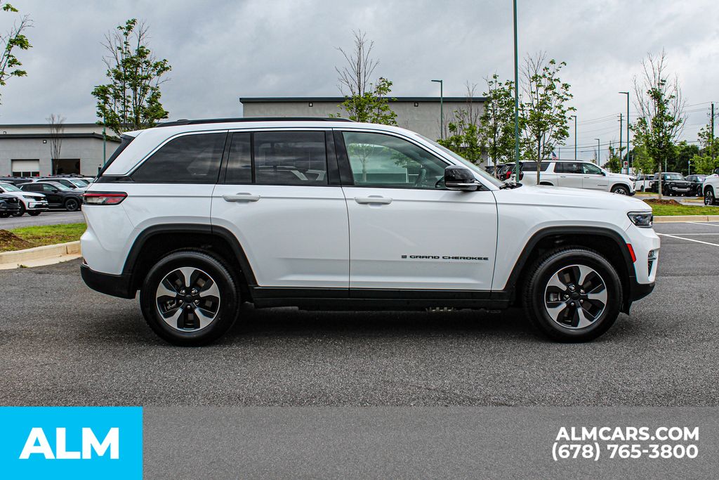Used 2024 White Jeep 4xe image 9
