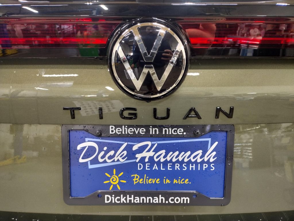 2025 Volkswagen Tiguan 2.0T SE R-Line Black