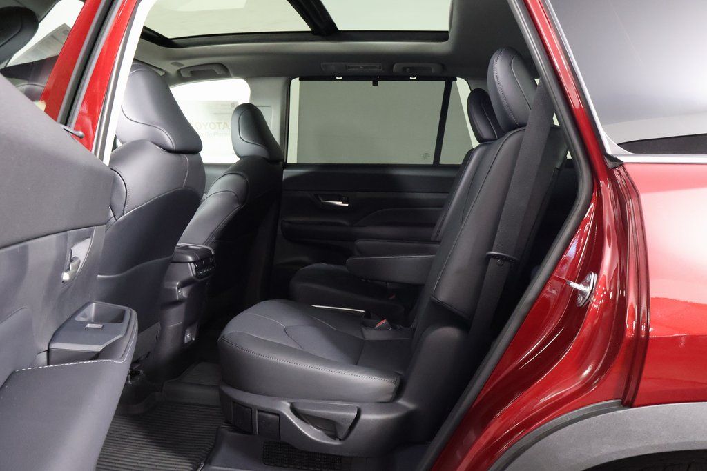 Thumbnail: 2025 Toyota Grand Highlander - 6