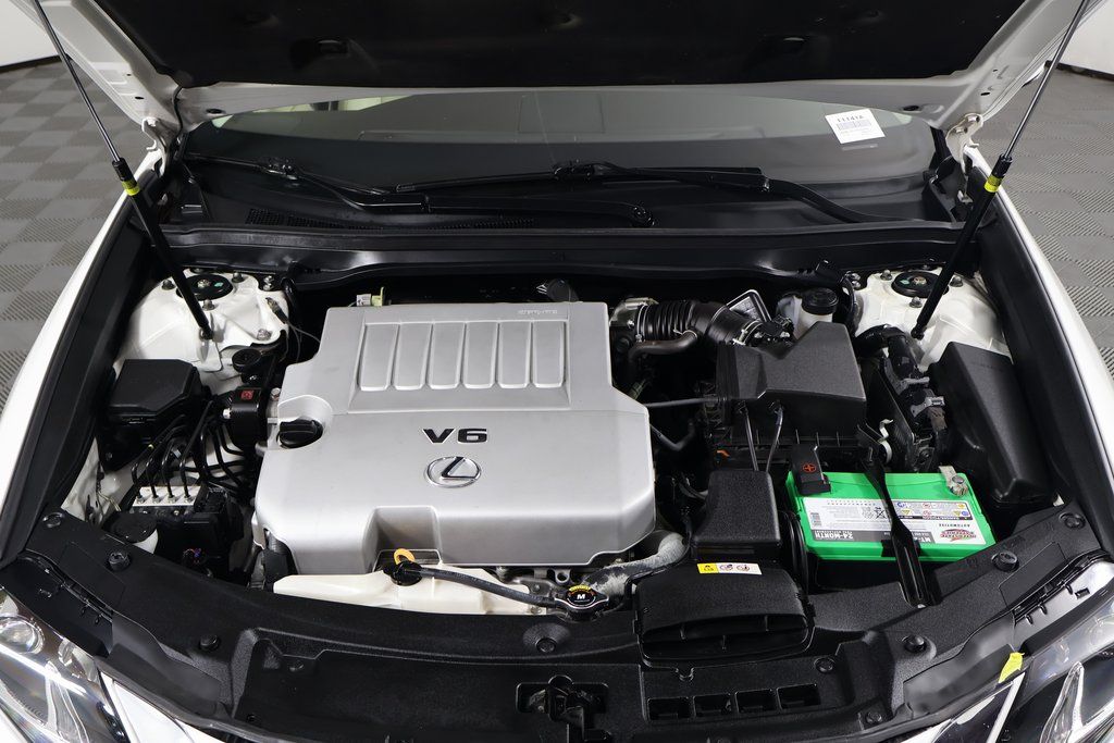 Thumbnail: 2017 Lexus ES - 15