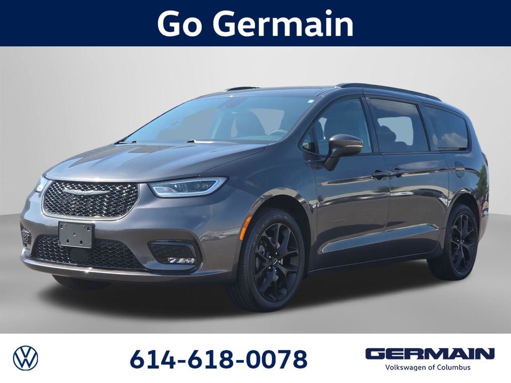 Gray (Granite Crystal Metallic Clearcoat) 2023 Chrysler Pacifica Minivan All-Wheel Drive 9-Speed Automatic