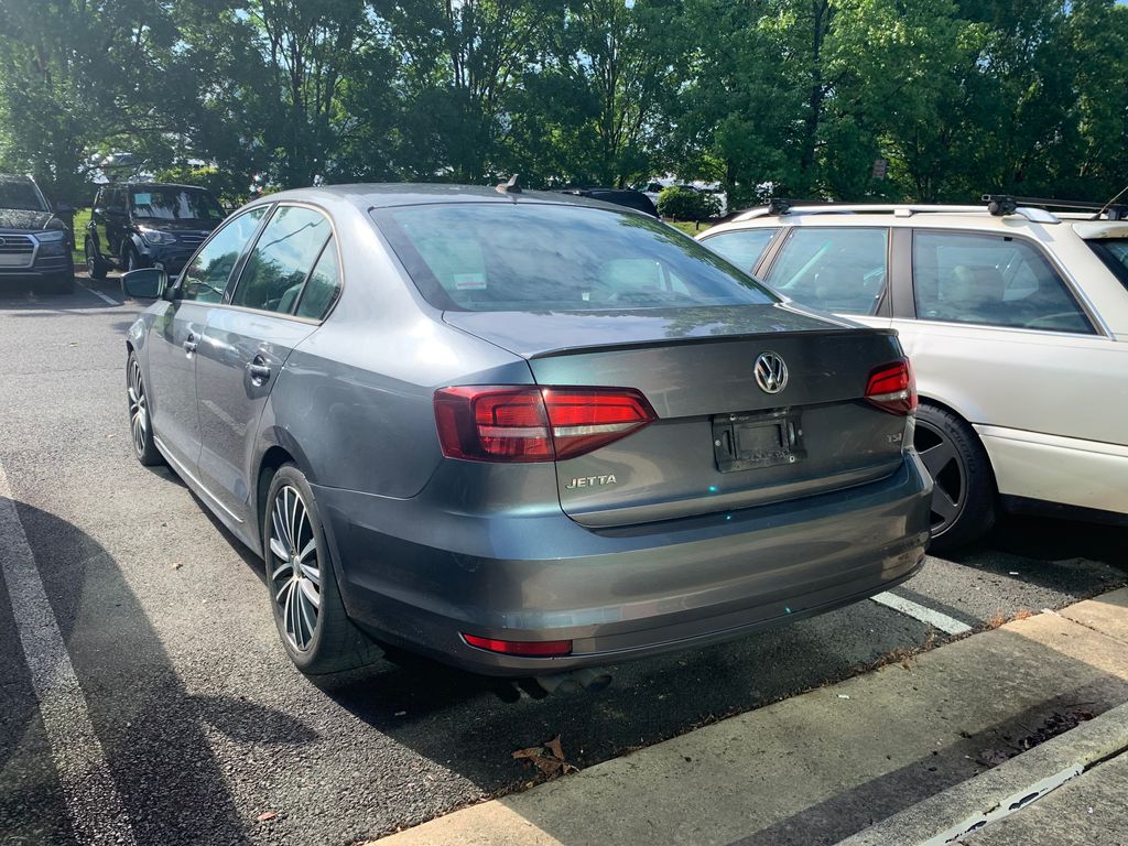 Thumbnail: 2016 Volkswagen Jetta - 6