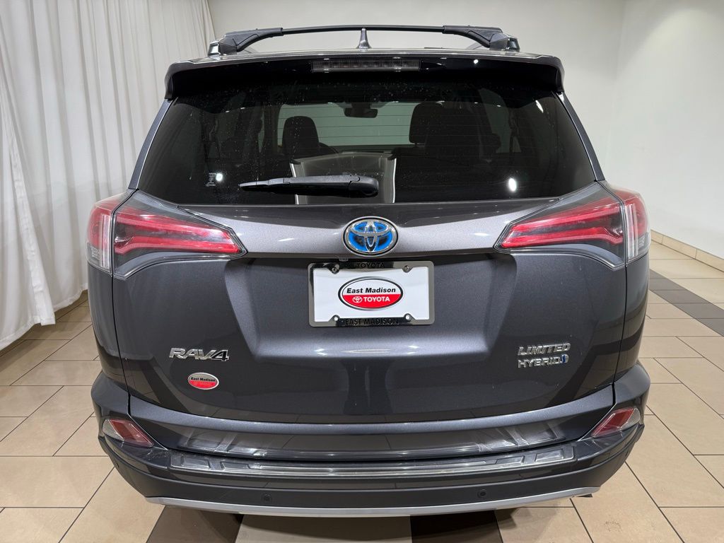 Thumbnail: 2017 Toyota RAV4 - 4