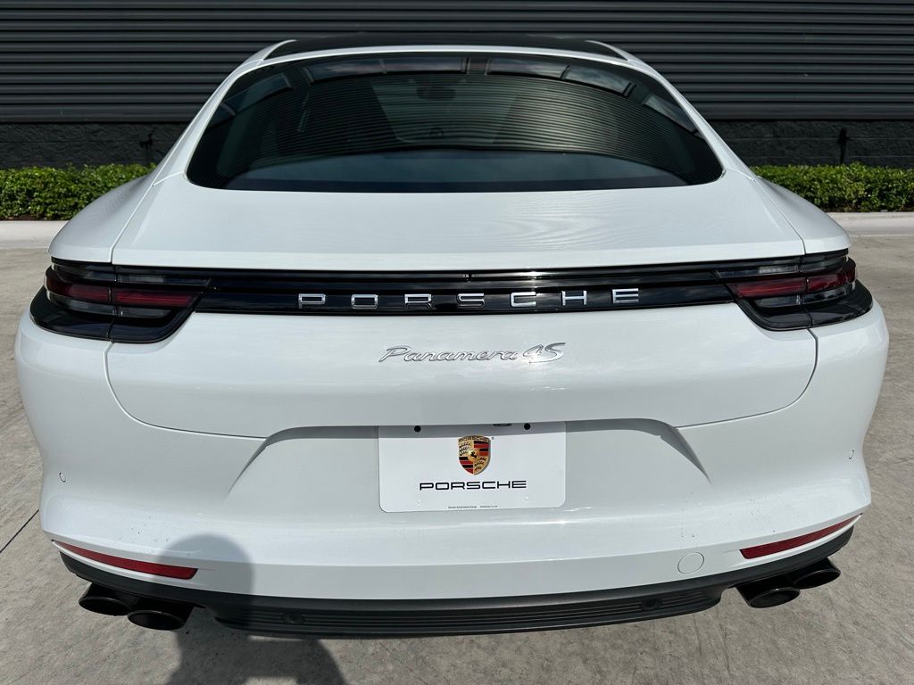 2018 Porsche Panamera 4S 11