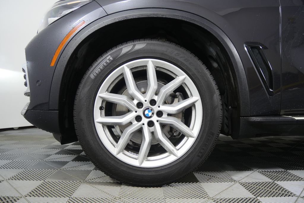 Thumbnail: 2023 BMW X5 - 7