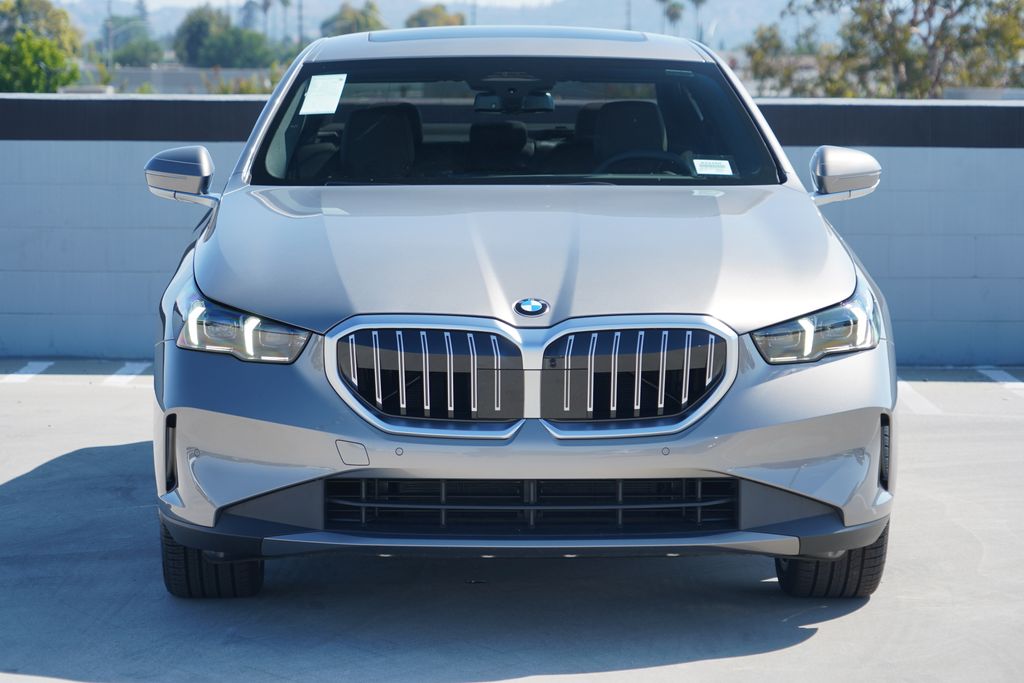 Thumbnail: 2026 BMW 5 Series - 2