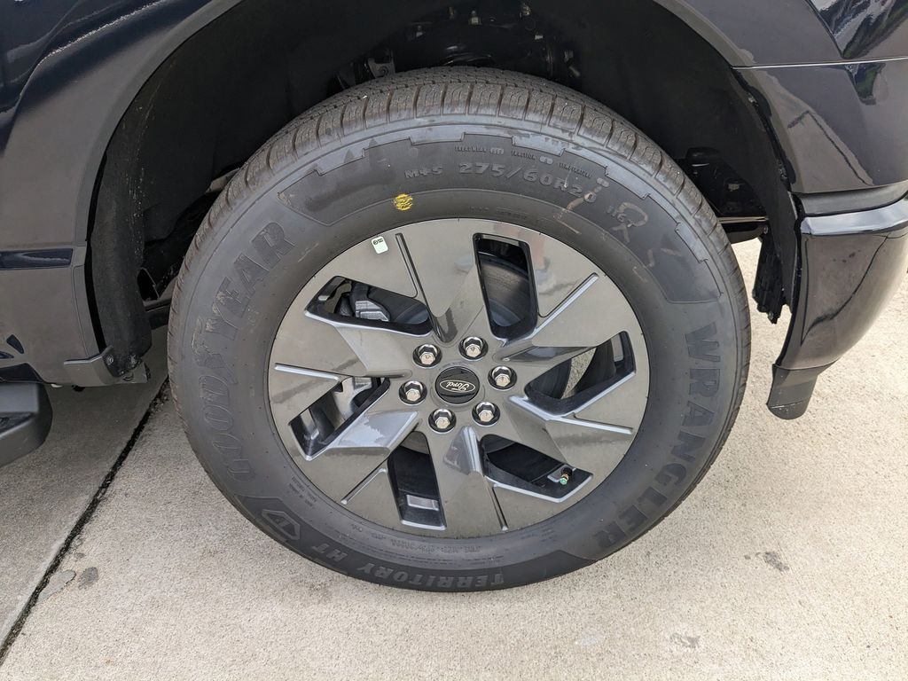 2025 Ford F-150 Lightning Flash