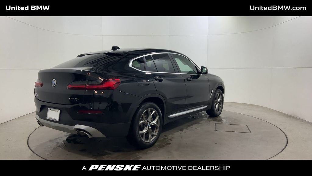 Thumbnail: 2023 BMW X4 - 8