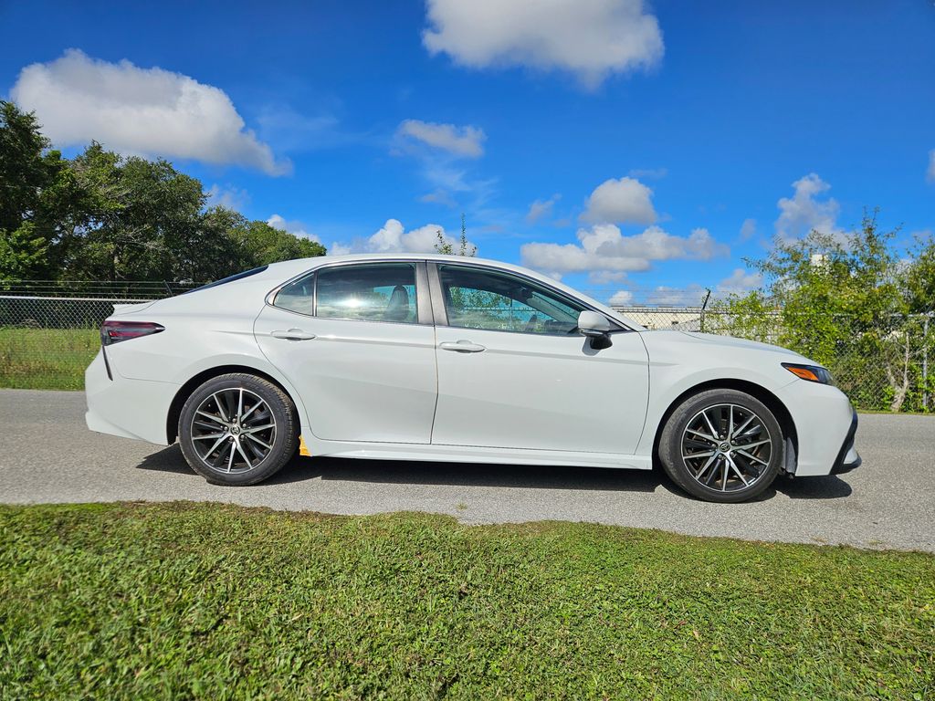 Thumbnail: 2022 Toyota Camry - 6
