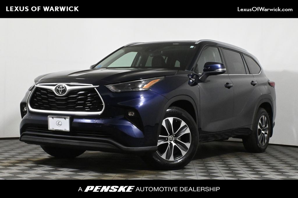 2022 Toyota Highlander XLE -
                  Warwick, RI