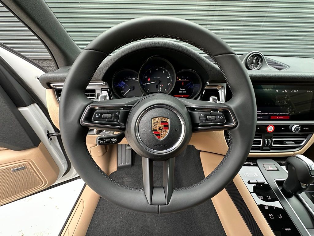 Thumbnail: 2026 Porsche Macan - 24