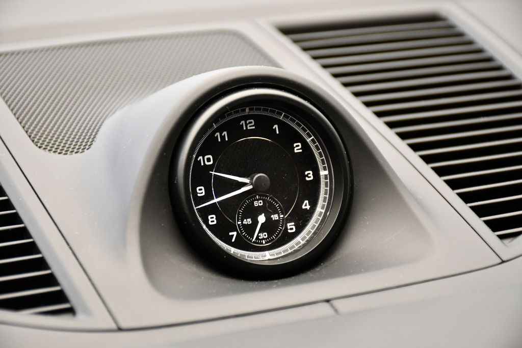 Thumbnail: 2024 Porsche Macan - 21