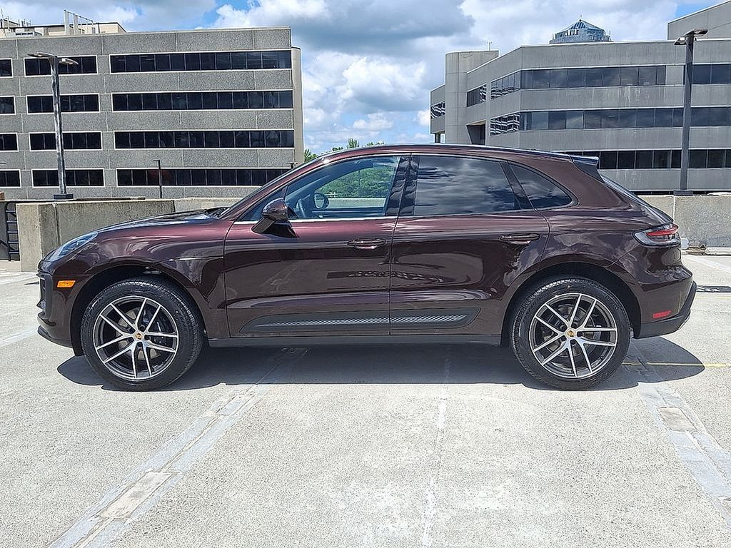 Thumbnail: 2025 Porsche Macan - 2