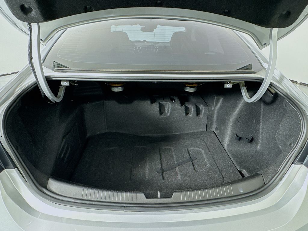 Used Car 2019 Chevrolet Malibu  Hybrid For Sale Under $15,000 In Austin, Texas