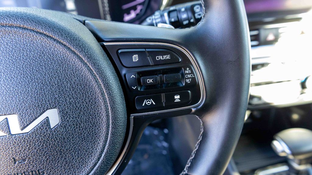 Used 2022 Kia Niro EX Premium 4D Sport Utility