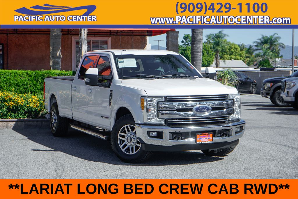 White Platinum Clearcoat Metallic 2017 Ford F-350 Super Duty Pickup Truck 4X2 6-Speed Automatic