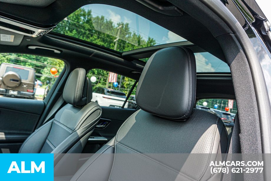 Used 2026 Black Mercedes-Benz GLC 350e image 17
