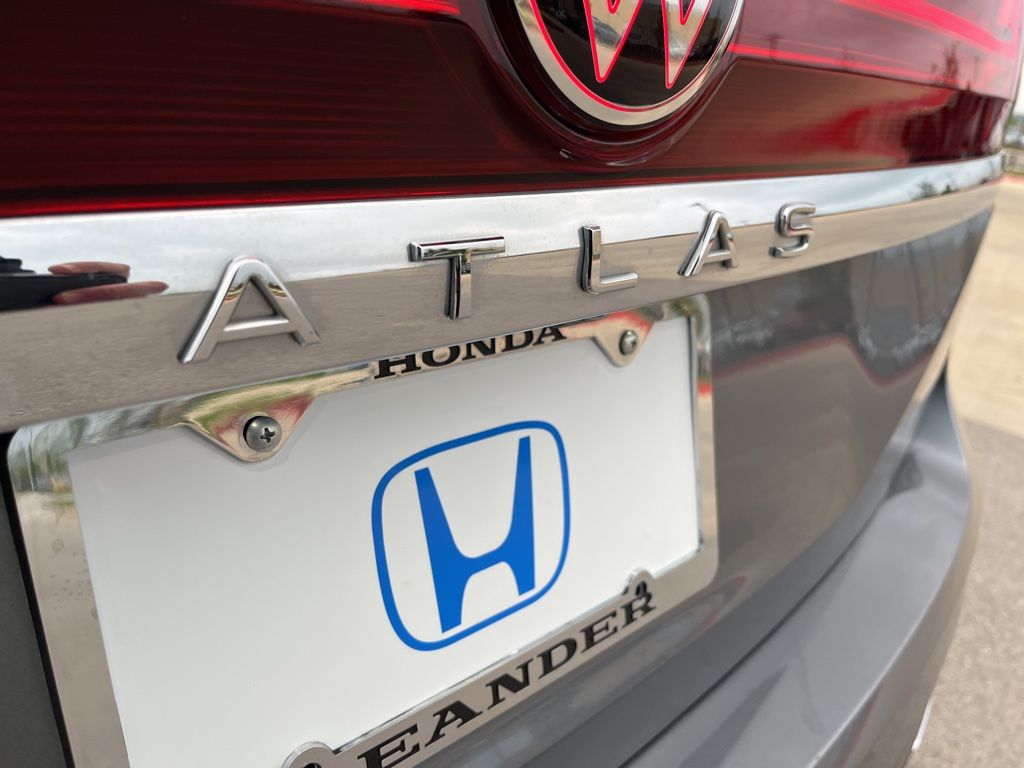 2024 Volkswagen Atlas SE 9