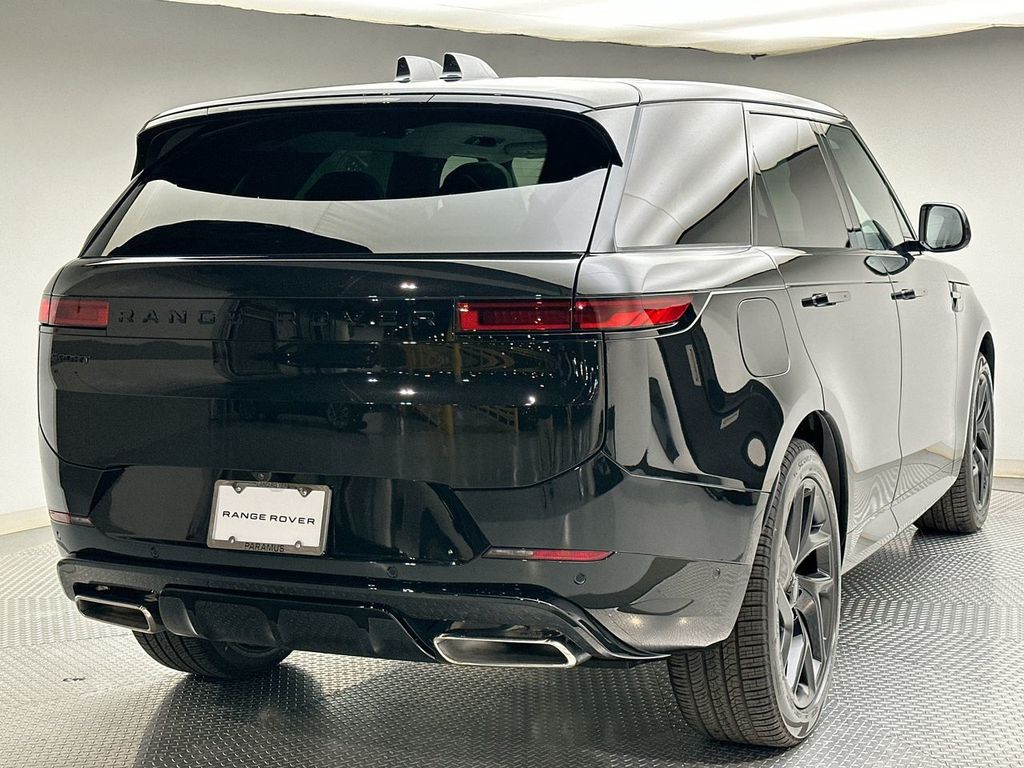 Thumbnail: 2027 Land Rover Range Rover Sport - 3