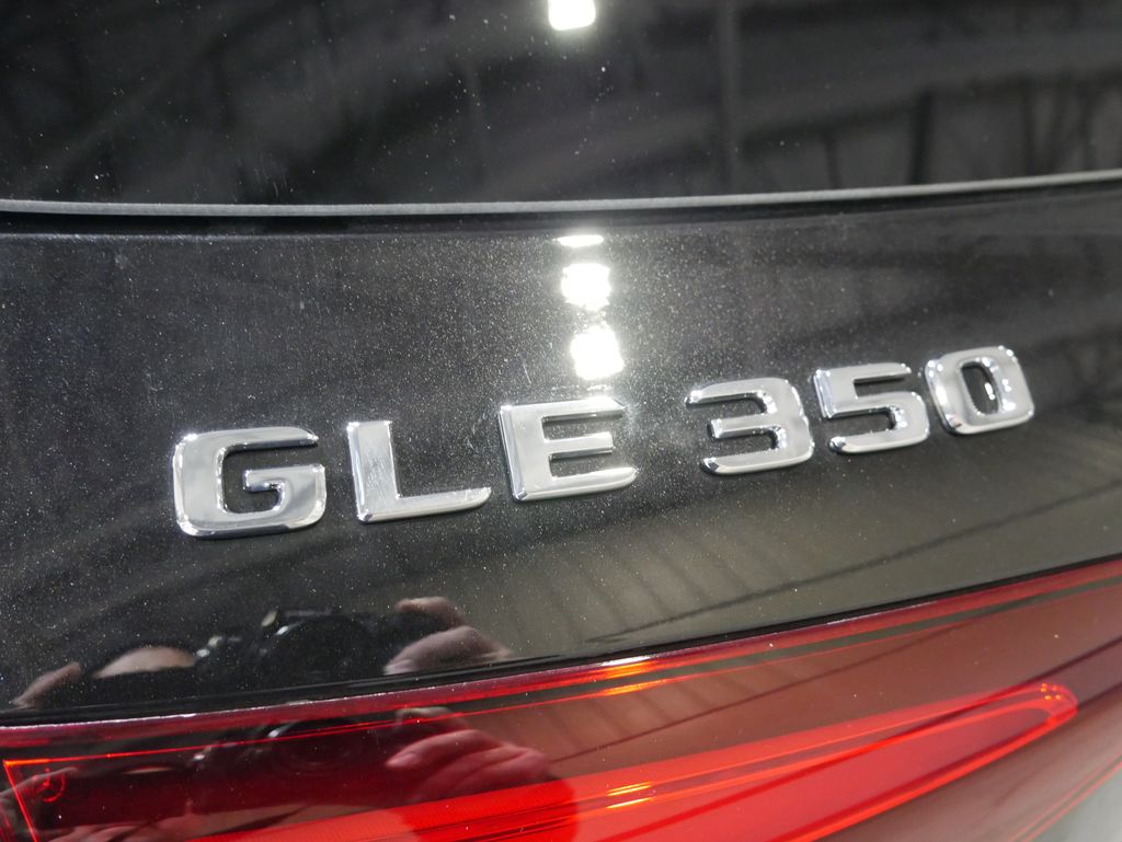 Thumbnail: 2026 Mercedes-Benz GLE - 9