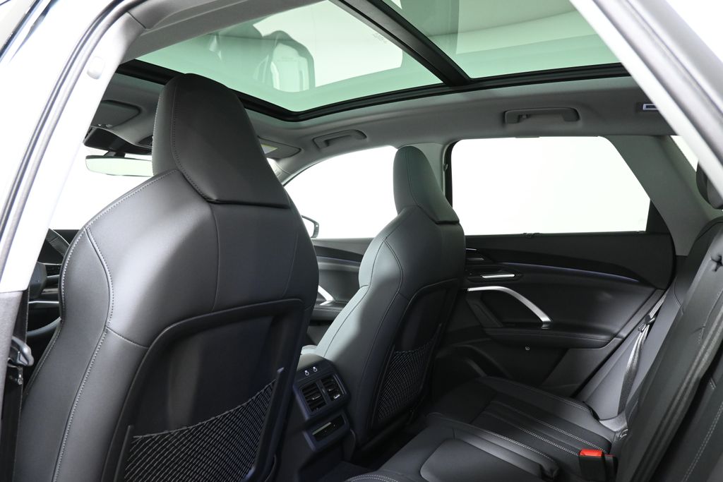 Thumbnail: 2025 Audi Q5 - 27