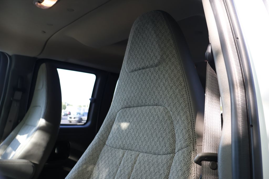 Thumbnail: 2024 Chevrolet Express - 32