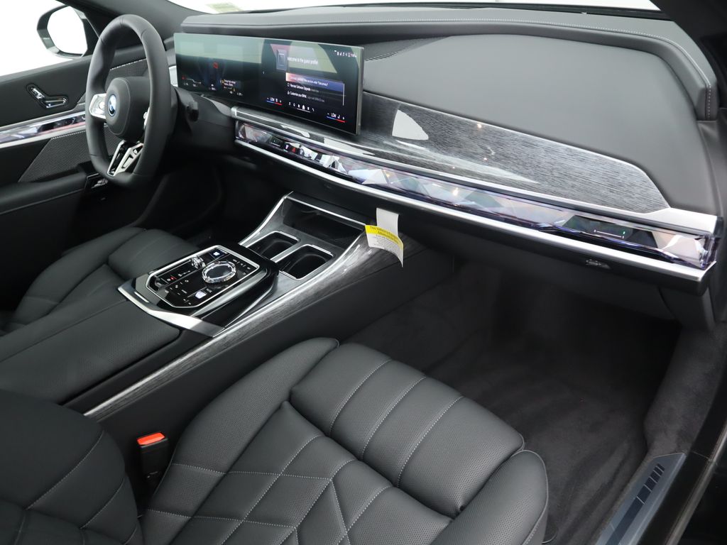 2025 BMW i7 eDrive50 18