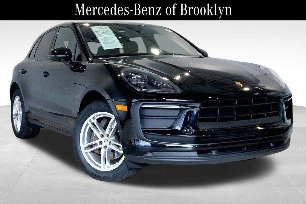 2022 Porsche Macan Base