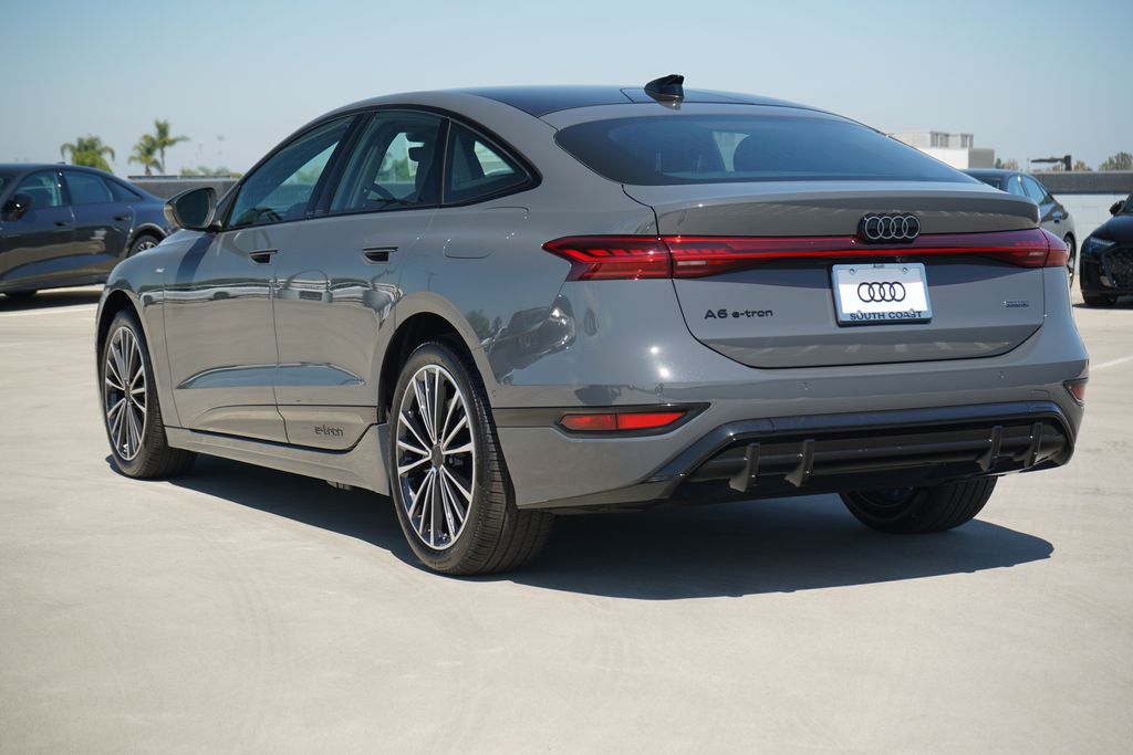 Thumbnail: 2027 Audi e-tron - 3